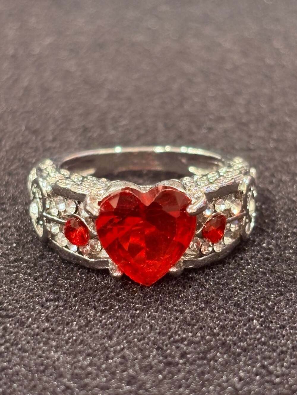 Red Rhinestone Heart Ring - Picture 5 of 5